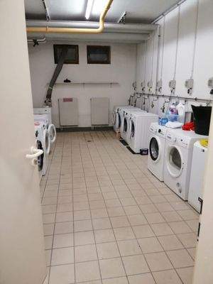 Waschmaschinenanschluss befindet sich im Keller