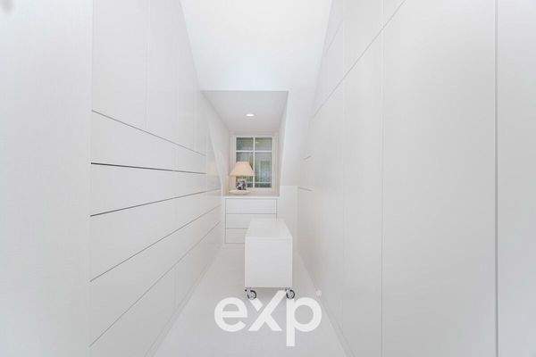 Ankleide mit Einbauschränken