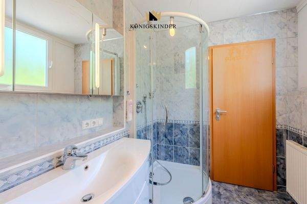 Bad mit Doppelkomfort: Duschen und Baden ganz nach Wunsch