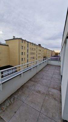 Großer Balkon mit Aussicht