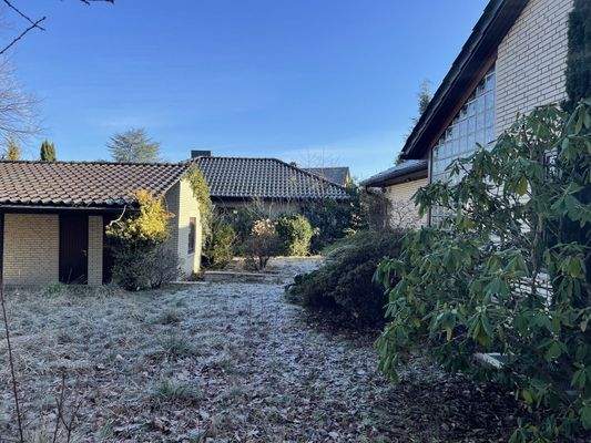Vorgarten von Westen aus gesehen