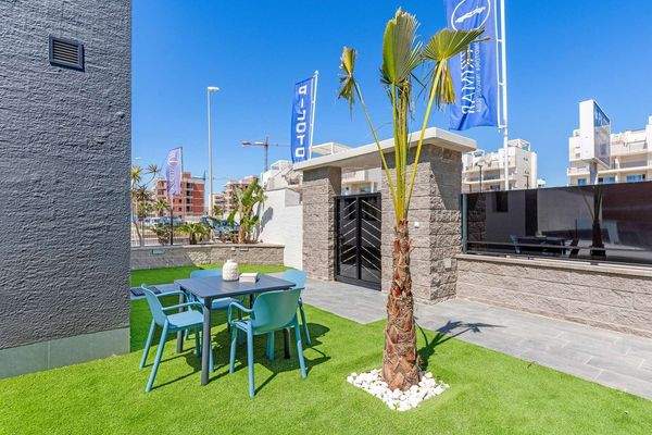 Show House Oasis Laguna 30