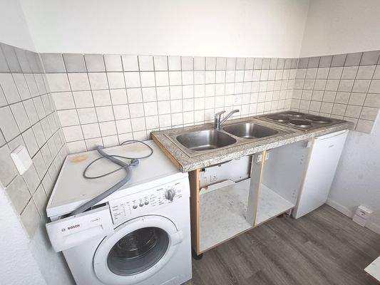 Küchenzeile mit Waschmaschine