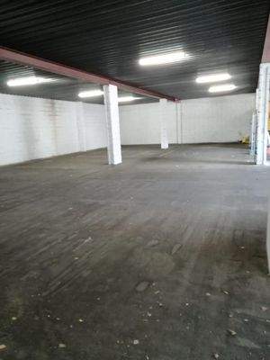 FH462 Lagerhalle innen