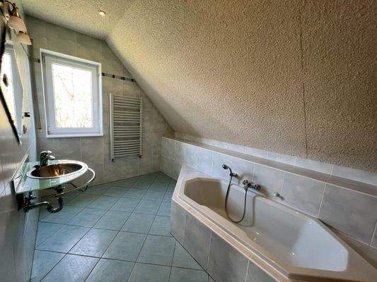 Wannen/Duschbad im OG