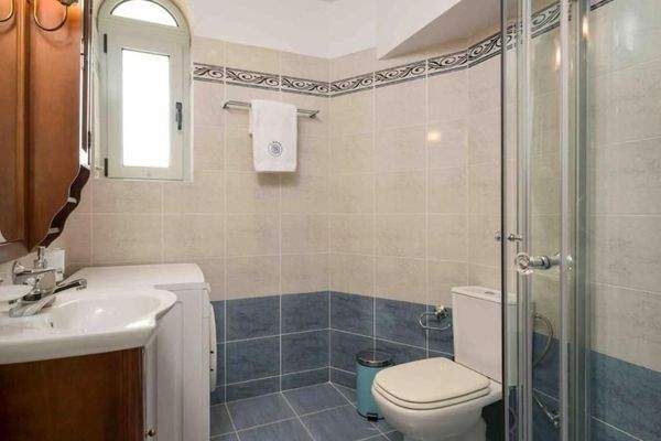 Kreta: Steinvilla mit Meerblick und Infinity-Pool in Drapanos zu verkaufen