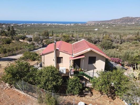 Kreta, Sisi: Einfamilienhaus mit großem Garten mit herrlicher Aussicht zu verkaufen