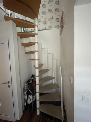 Treppen zu DG
