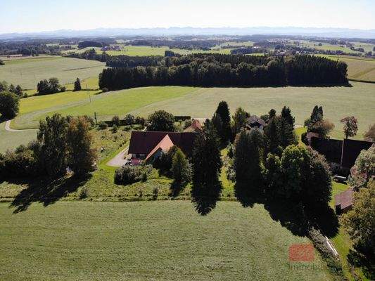 Ansicht übers Anwesen nach Süden mit Bergsicht
