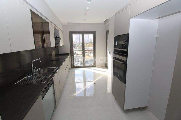 Spacious Apartments with Balcony in Küçükçekmece İstanbul