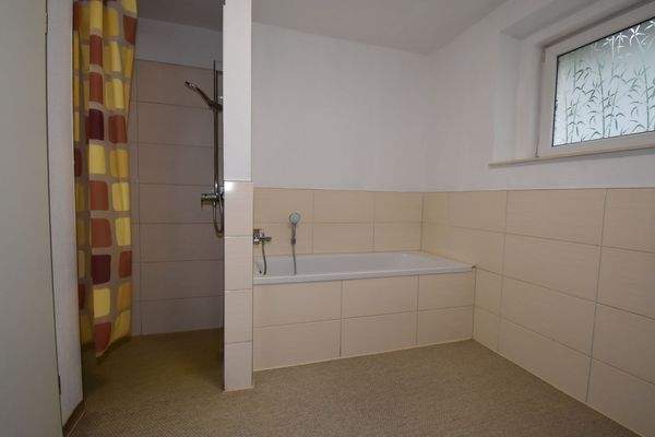 37 Wohnung Bad Beispiel.JPG