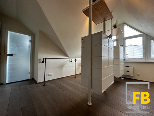 Ankleideraum-/Zusätzliches Zimmer