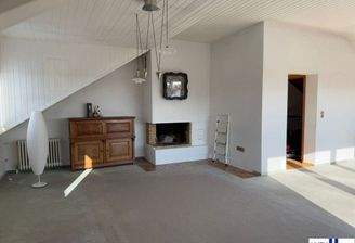 Wohnzimmer mit Kamin