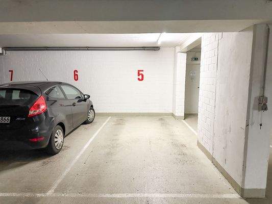 Tiefgaragenstellplatz