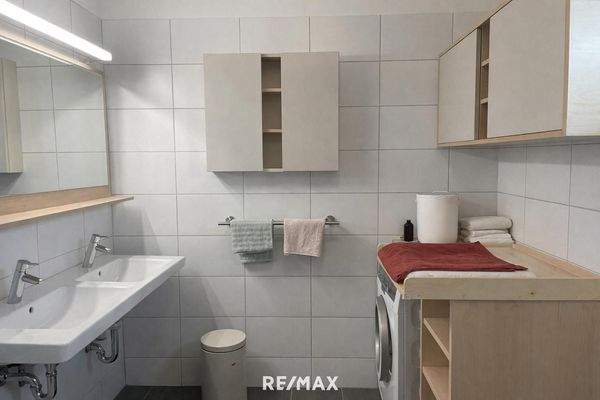 Badezimmer_KI_geräumt