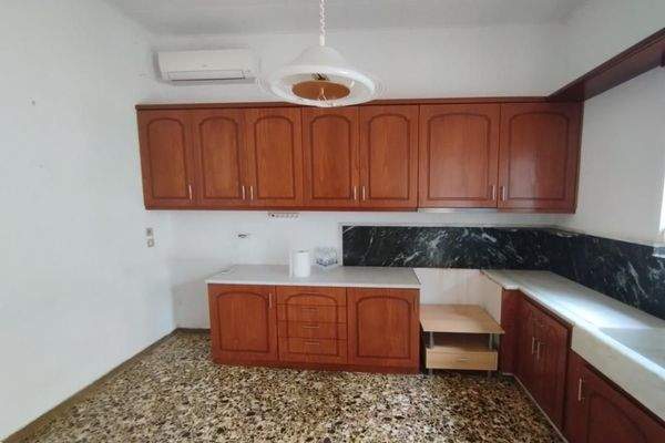 Kreta, Vamvakopoulo: Charmantes Haus in ruhiger Lage nahe der Stadt zu verkaufen