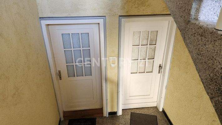 Treppenhaus Wohnungseingänge 1. OG