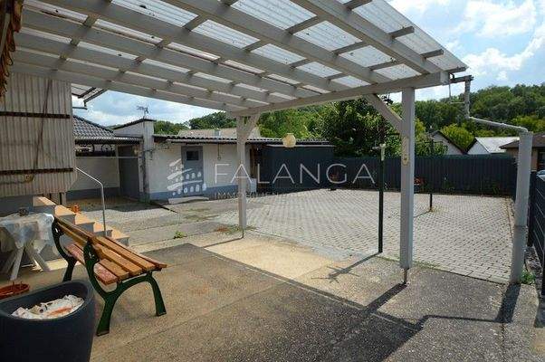 Überdachte Terrasse