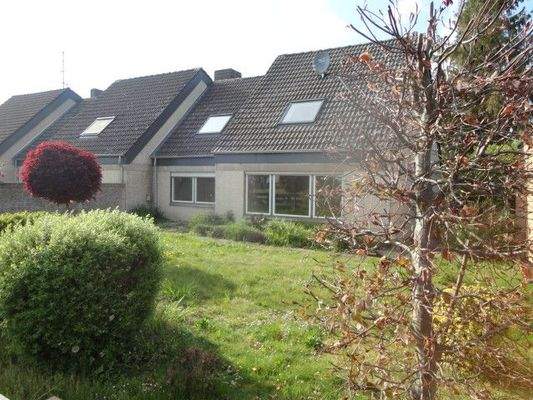 12) Gartenansicht Haus (2).JPG