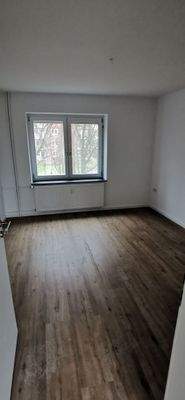 Bild 13, Blick ins Schlafzimmer.jpg