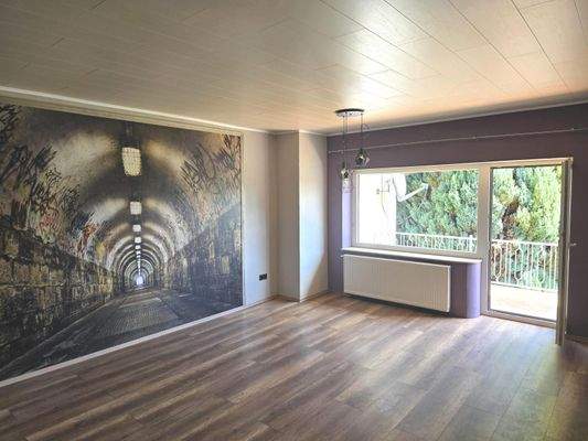 Esszimmer mit Ausgang Balkon