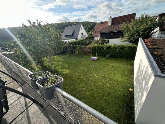 Balkon mit Blick in den Garten
