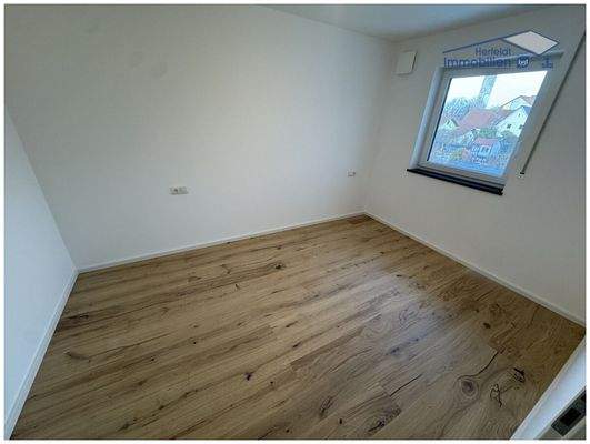 Geräumiges Schlafzimmer