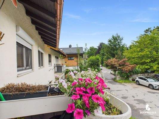 Balkon mit Blumenblick