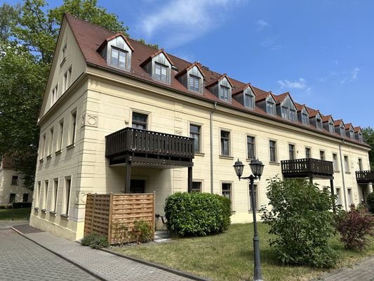 Gebäude Rückseite  mit Balkonen