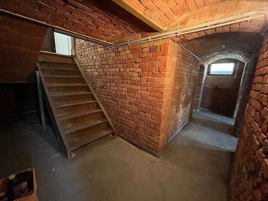 004020156800_302_359_17102025013622103