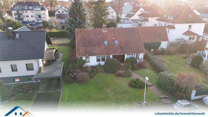 Straßenansicht - Drohnenbild