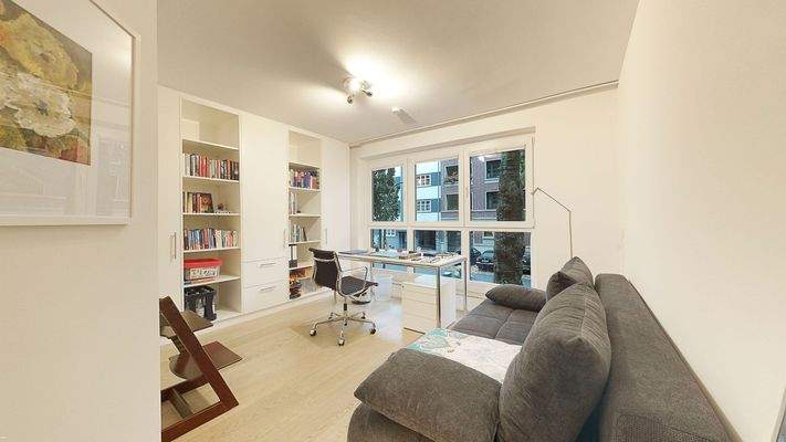 Kinder-/ Büro-/Schlafzimmer