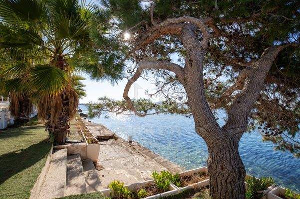 Exklusives Penthouse in erster Reihe zum Meer