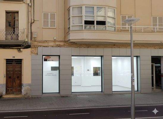 Geschäftsräume mit großem Schaufenster in Palma de Mallorca BHHS-BAL-1074