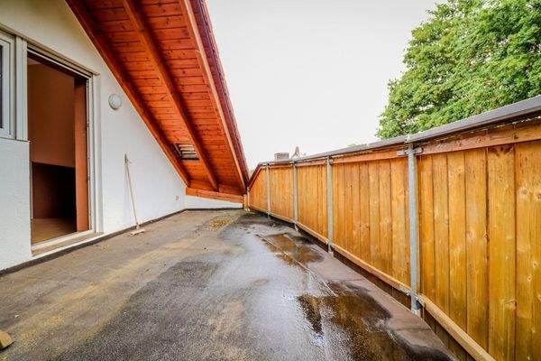 Wunderbar große und nichteinsehbare Dachterrase zu