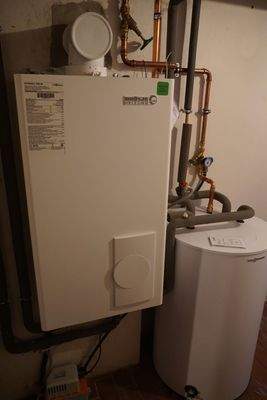 moderne Gastherme aus dem Jahr 2012