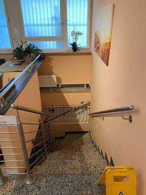 Treppe in das Untergeschoss