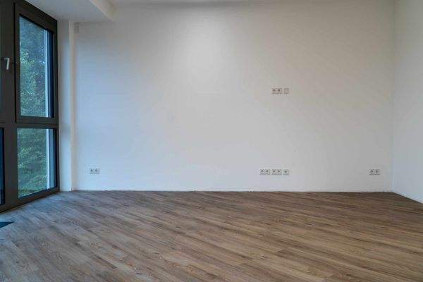 Bereits fertiggestellte Praxisfläche als Vergleich