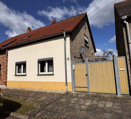 Hausansicht Strasse 3.JPEG