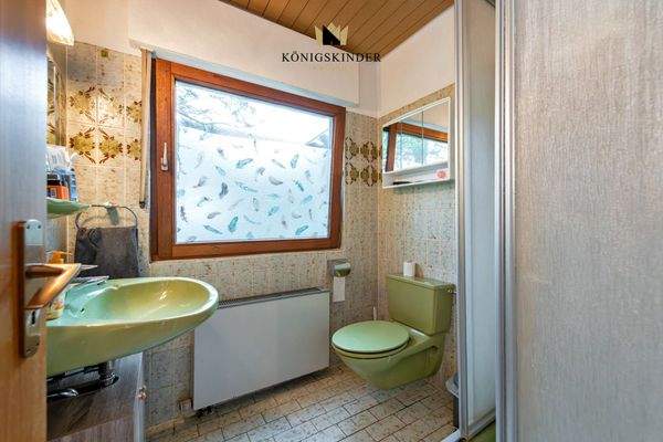 Hier hat das Gäste-WC auch eine Dusche - für Gäste, die länger bleiben...