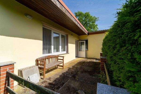 Außenansicht + Garten