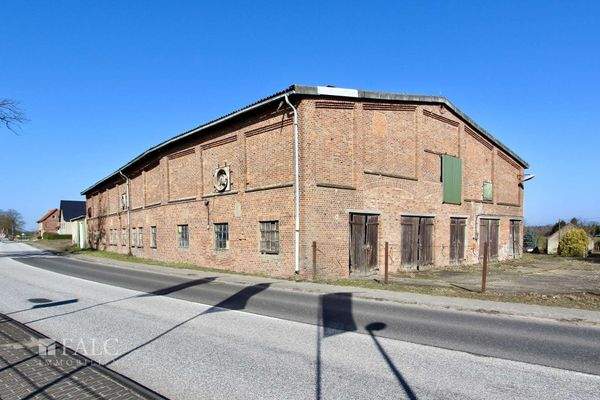 Straßenansicht Stall