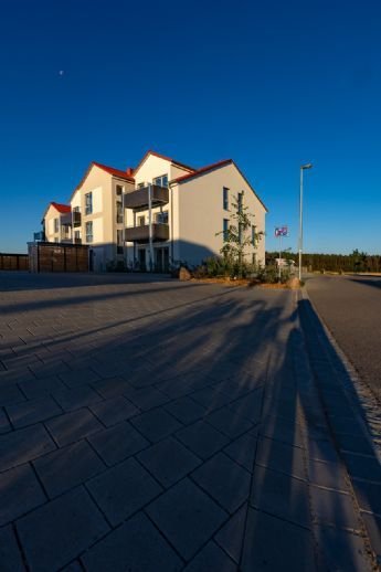 Helle 3 Zimmer  NEUBAU Wohnung mit 2 Balkone, Abstellraum, Keller und Stellplatz (WE 18)