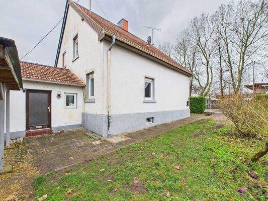 Einfamilienhaus mit Entwicklungspotenzial in Schwalbach