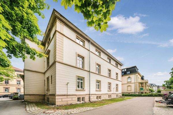 Hinterhof inklusive Stellplätze