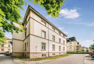 Hinterhof inklusive Stellplätze