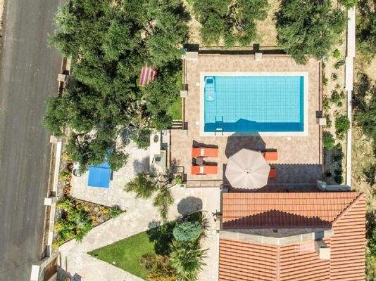 Kreta, Agia Marina: Luxuriöse Steinvilla mit Meer- und Sonnenuntergangsblick zu verkaufen