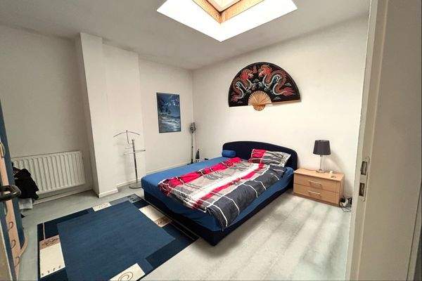 Schlafzimmer mit Oberlicht
