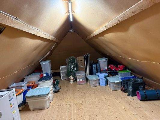 Dachboden f. DG rechts