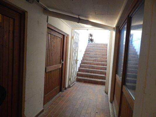 Zugang zum Kellerraum